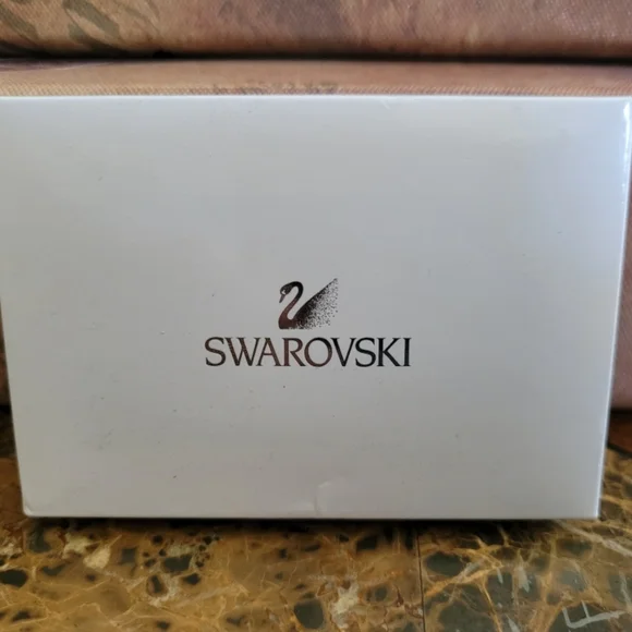 Swarovski Heart Lock And Key with Crystal Accents - Picture 3 of 3